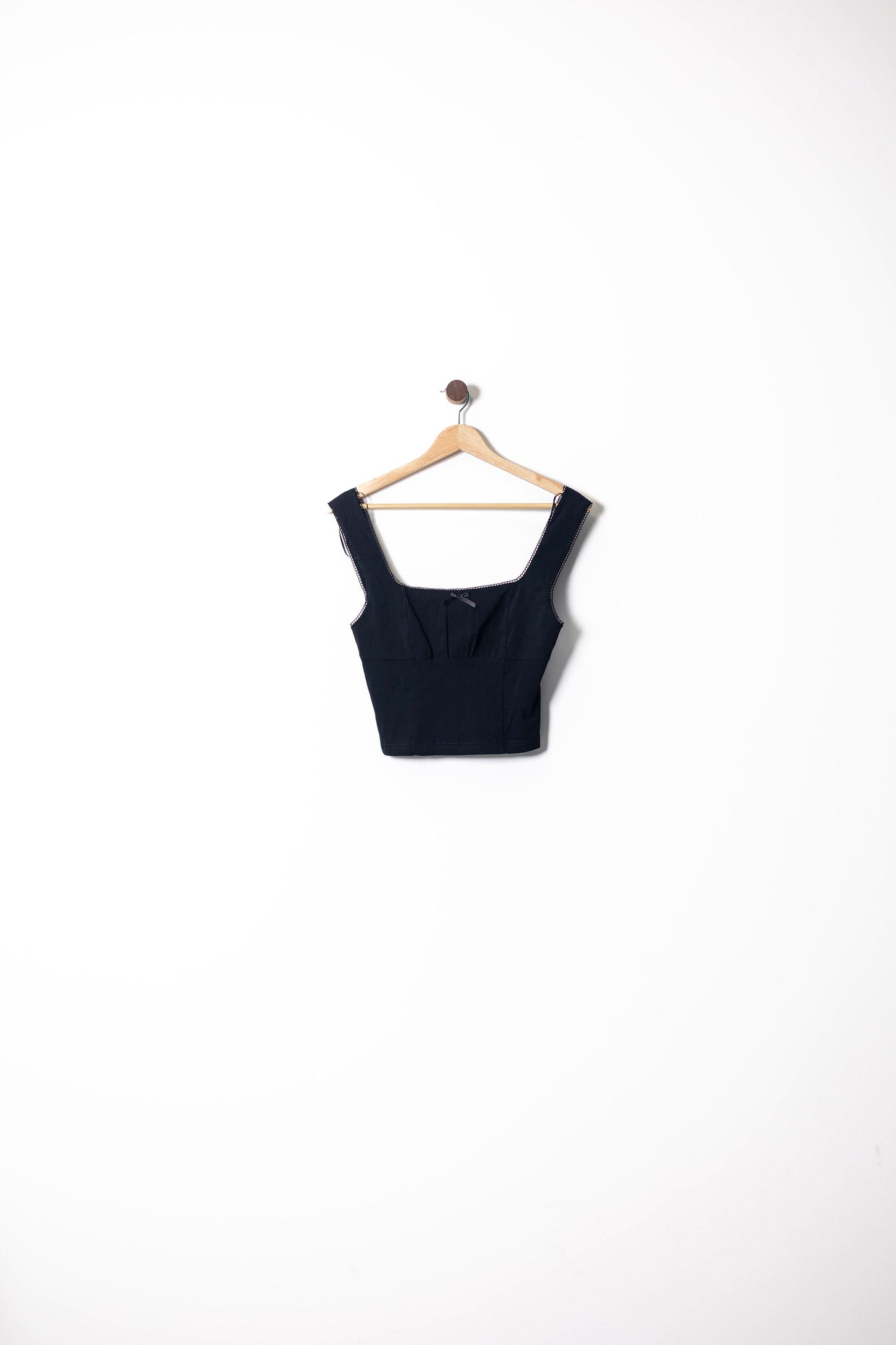 Sweetheart Neckline Cropped Top with Contrast Stitching