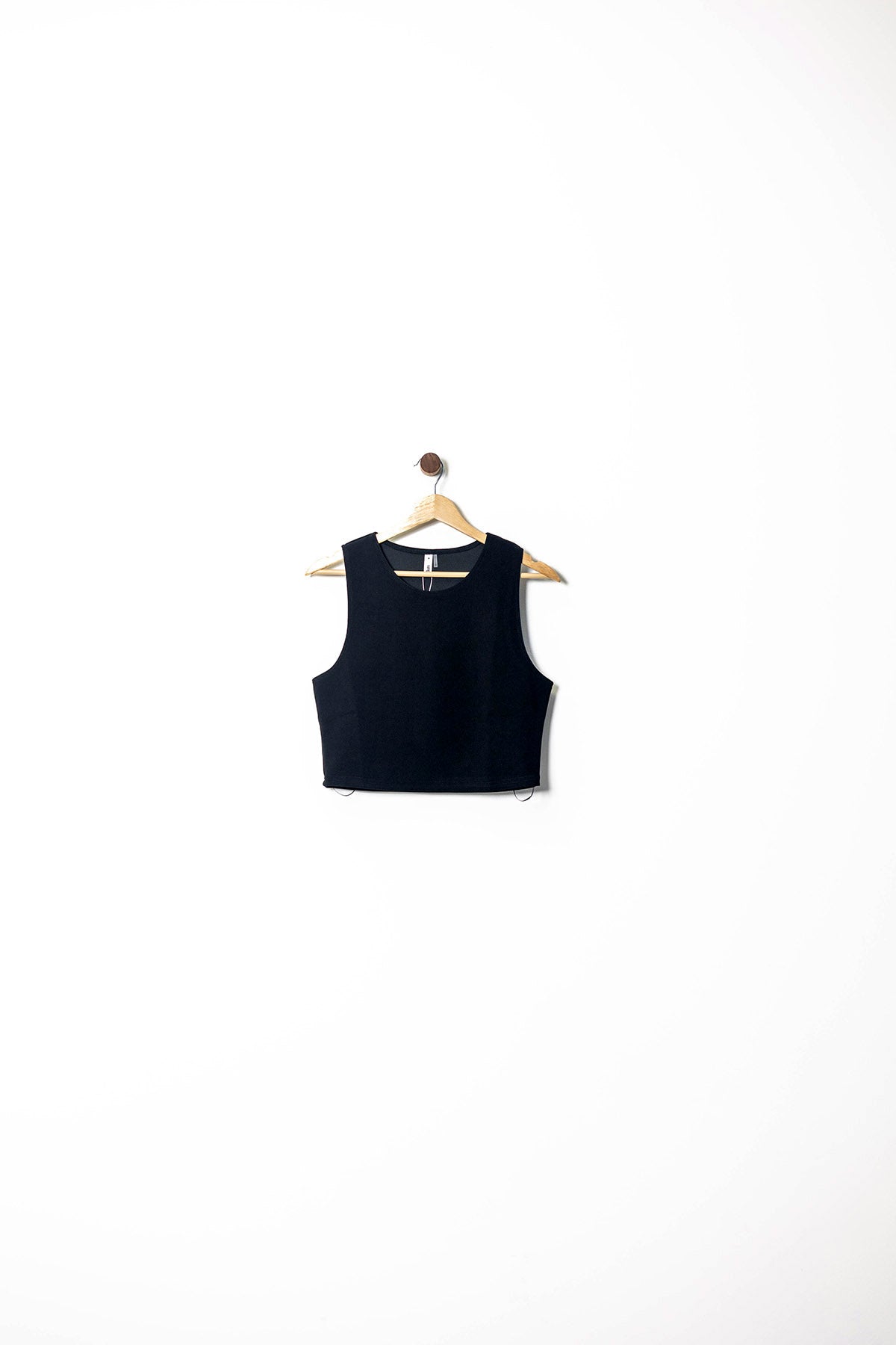 Minimalist Scoop Neck Cropped Tank Top